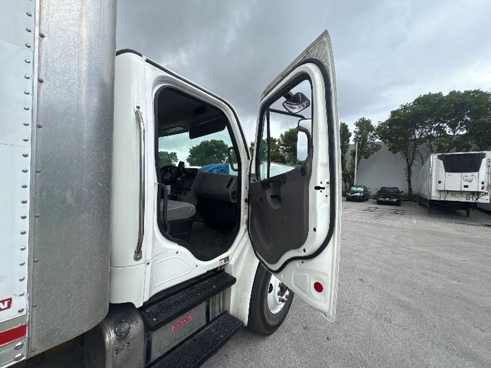 Medium Duty Box Truck-Light and Medium Duty Trucks-Freightliner-2019-M2-Medley-FL-111,646\n\t\tmiles-$ 60,750 - Image 20