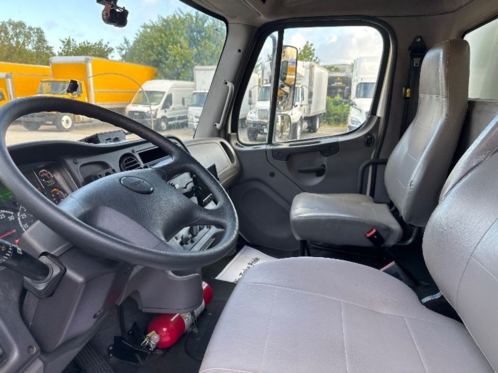 Medium Duty Box Truck-Light and Medium Duty Trucks-Freightliner-2019-M2-Medley-FL-190,168\n\t\tmiles-$ 49,750 - Image 19