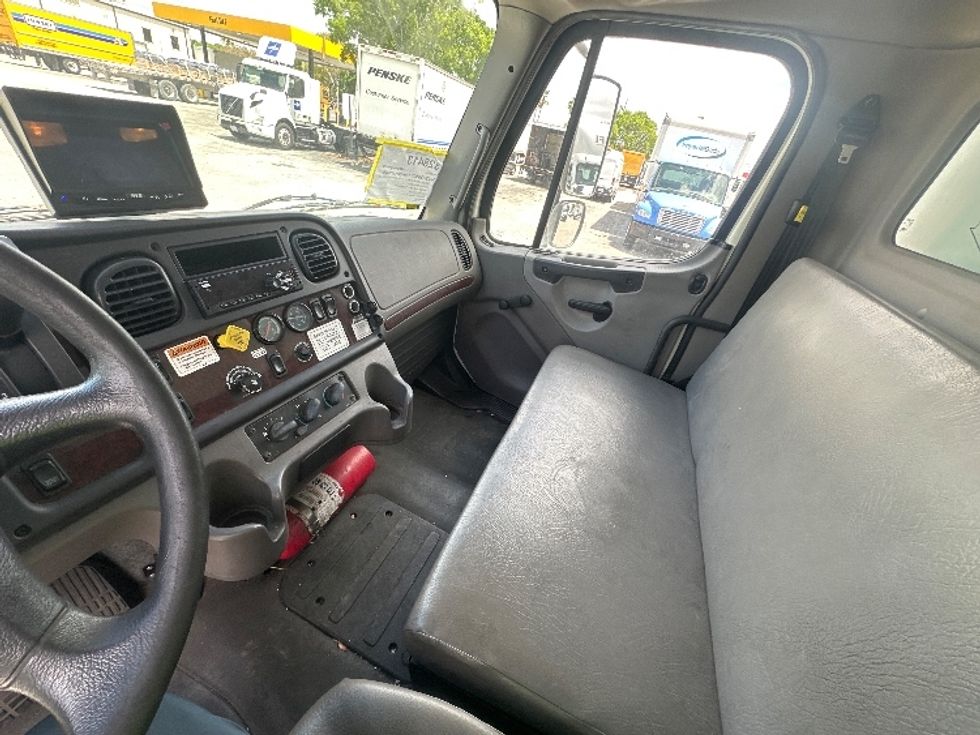 Medium Duty Box Truck-Light and Medium Duty Trucks-Freightliner-2019-M2-Medley-FL-196,298\n\t\tmiles-$ 44,500 - Image 19