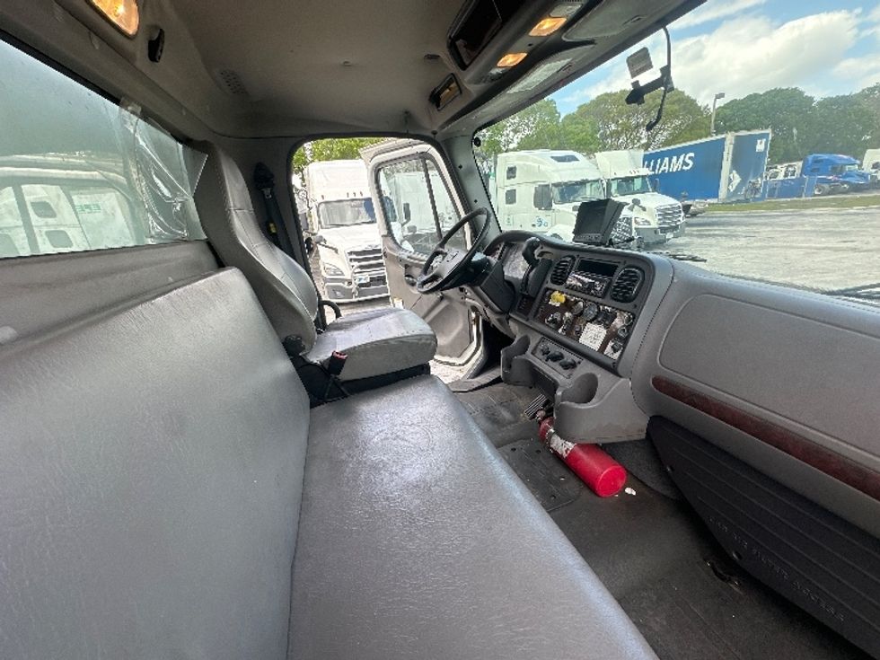 Medium Duty Box Truck-Light and Medium Duty Trucks-Freightliner-2019-M2-Medley-FL-196,298\n\t\tmiles-$ 44,500 - Image 22
