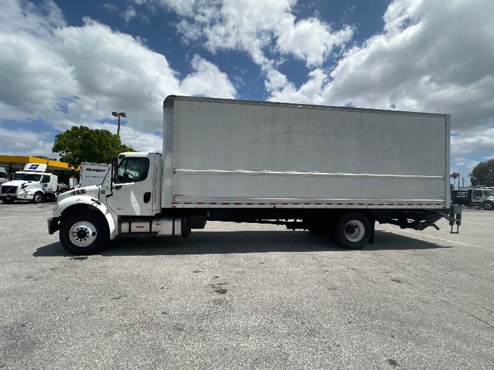 Medium Duty Box Truck-Light and Medium Duty Trucks-Freightliner-2019-M2-Medley-FL-196,298\n\t\tmiles-$ 44,500 - Image 4