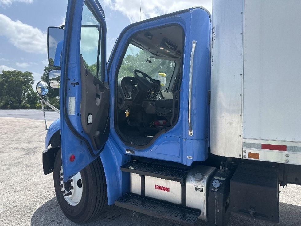 Medium Duty Box Truck-Light and Medium Duty Trucks-Freightliner-2019-M2-Medley-FL-204,642\n\t\tmiles-$ 51,500 - Image 15