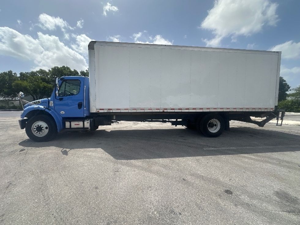Medium Duty Box Truck-Light and Medium Duty Trucks-Freightliner-2019-M2-Medley-FL-204,642\n\t\tmiles-$ 51,500 - Image 4