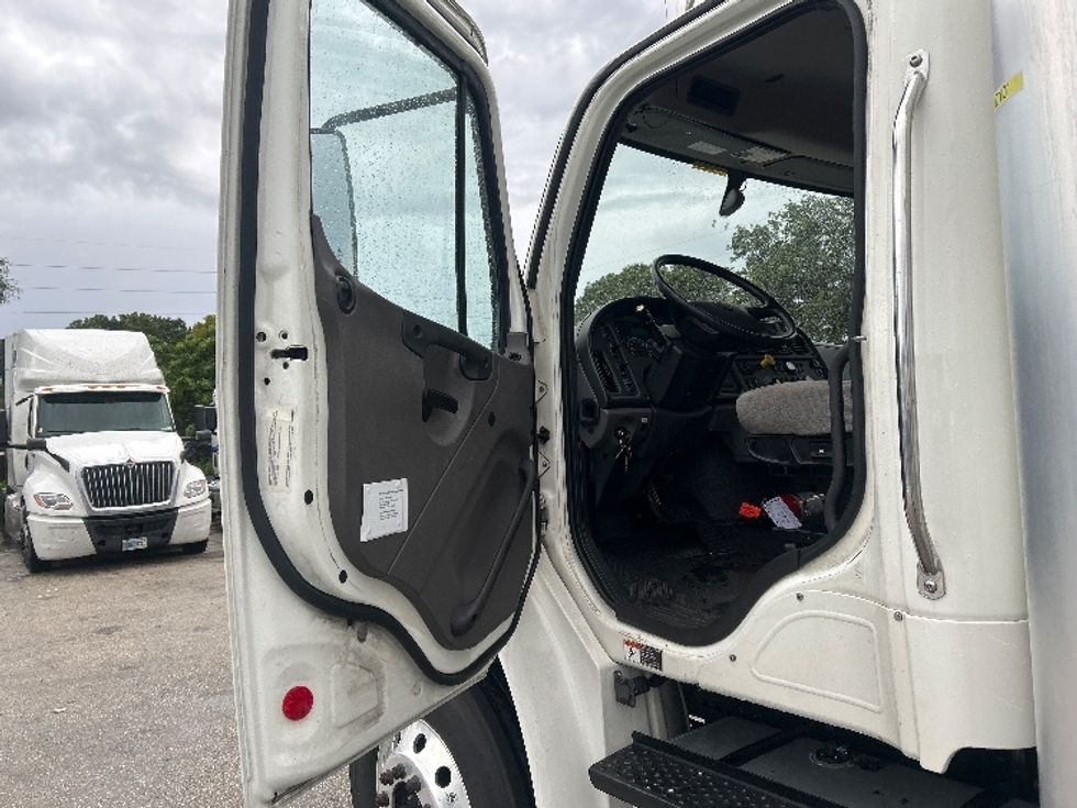 Medium Duty Box Truck-Light and Medium Duty Trucks-Freightliner-2019-M2-Medley-FL-55,750\n\t\tmiles-$ 73,250 - Image 16