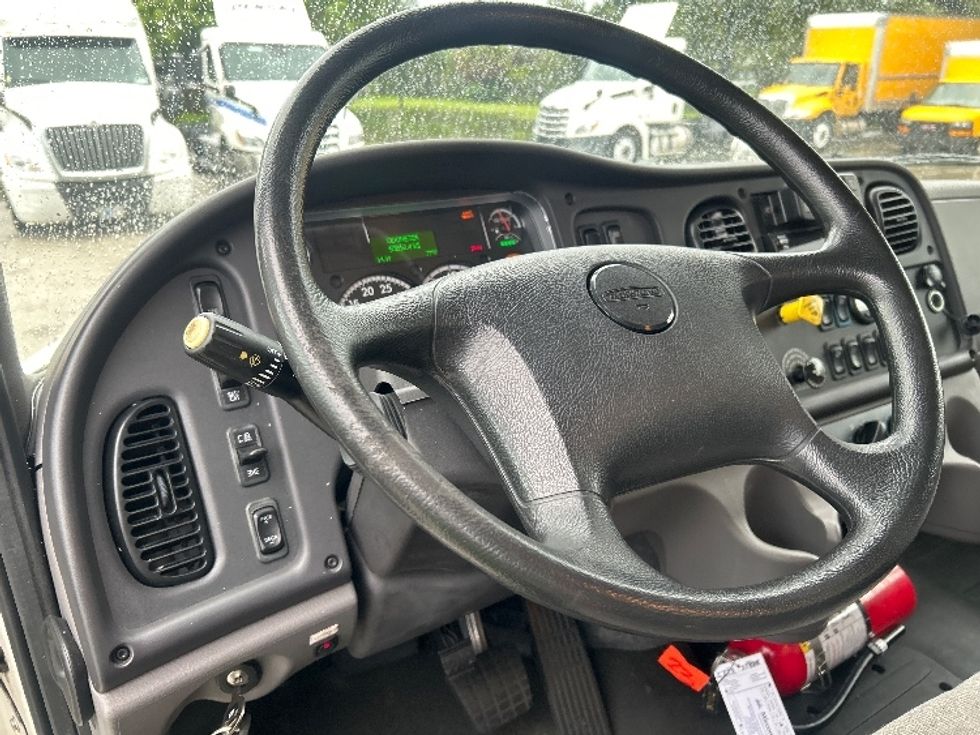Medium Duty Box Truck-Light and Medium Duty Trucks-Freightliner-2019-M2-Medley-FL-55,750\n\t\tmiles-$ 73,250 - Image 17