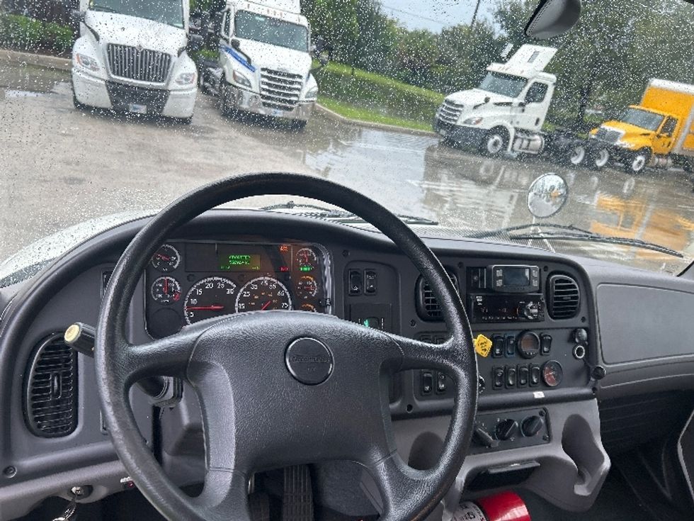 Medium Duty Box Truck-Light and Medium Duty Trucks-Freightliner-2019-M2-Medley-FL-55,750\n\t\tmiles-$ 73,250 - Image 18