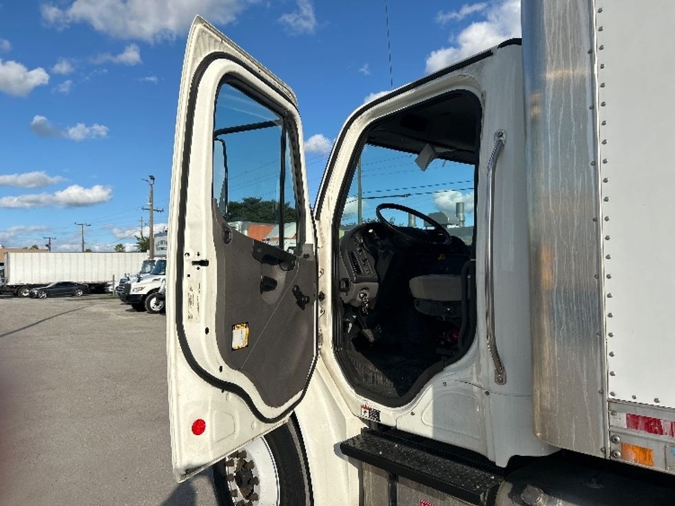 Medium Duty Box Truck-Light and Medium Duty Trucks-Freightliner-2019-M2-Medley-FL-96,439\n\t\tmiles-$ 47,750 - Image 16
