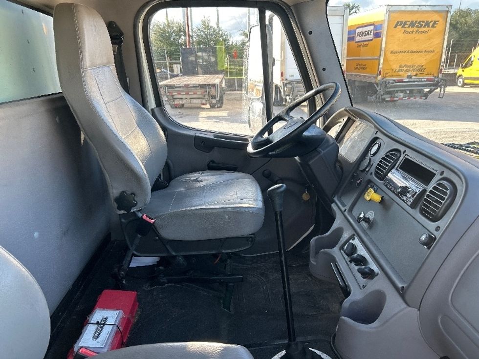 Medium Duty Box Truck-Light and Medium Duty Trucks-Freightliner-2019-M2-Medley-FL-96,439\n\t\tmiles-$ 47,750 - Image 22