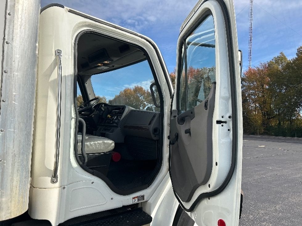 Medium Duty Box Truck-Light and Medium Duty Trucks-Freightliner-2019-M2-Memphis-TN-108,701\n\t\tmiles-$ 52,000 - Image 20