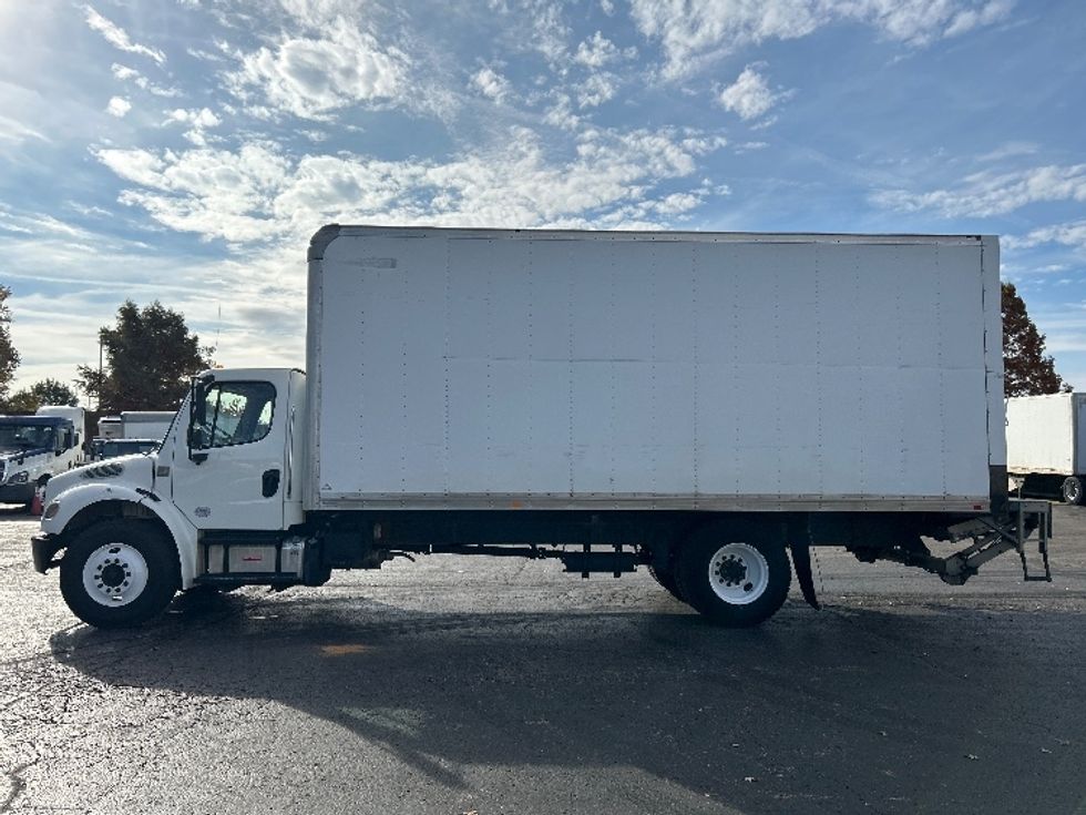 2019 Freightliner M2 106 Medium Duty photo 4