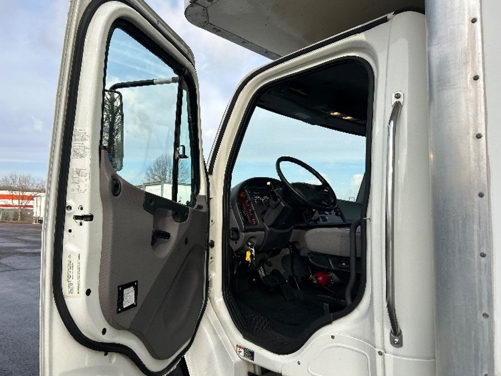Medium Duty Box Truck-Light and Medium Duty Trucks-Freightliner-2019-M2-Memphis-TN-165,958\n\t\tmiles-$ 53,750 - Image 16