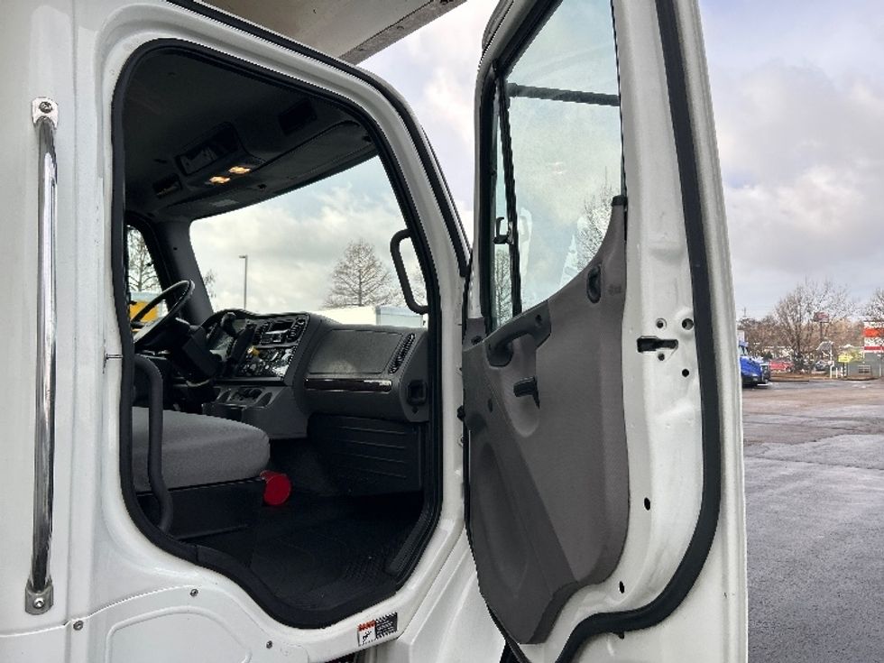 Medium Duty Box Truck-Light and Medium Duty Trucks-Freightliner-2019-M2-Memphis-TN-165,958\n\t\tmiles-$ 53,750 - Image 20