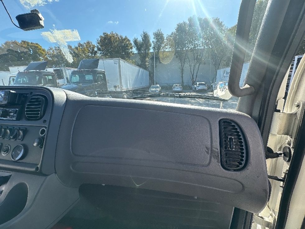 Medium Duty Box Truck-Light and Medium Duty Trucks-Freightliner-2019-M2-Miami-FL-115,144\n\t\tmiles-$ 57,500 - Image 21