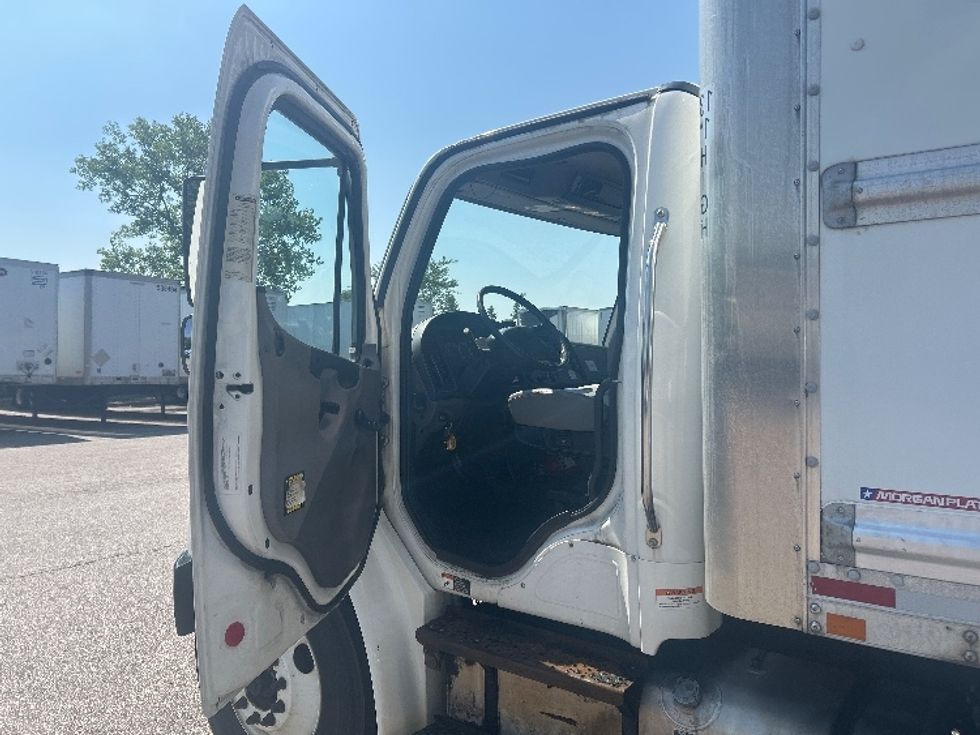 Medium Duty Box Truck-Light and Medium Duty Trucks-Freightliner-2019-M2-Middlefield-OH-144,367\n\t\tmiles-$ 56,500 - Image 16