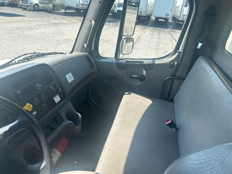 Medium Duty Box Truck-Light and Medium Duty Trucks-Freightliner-2019-M2-Middlefield-OH-144,367\n\t\tmiles-$ 56,500 - Image 19