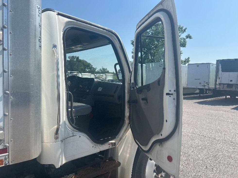 Medium Duty Box Truck-Light and Medium Duty Trucks-Freightliner-2019-M2-Middlefield-OH-144,367\n\t\tmiles-$ 56,500 - Image 20