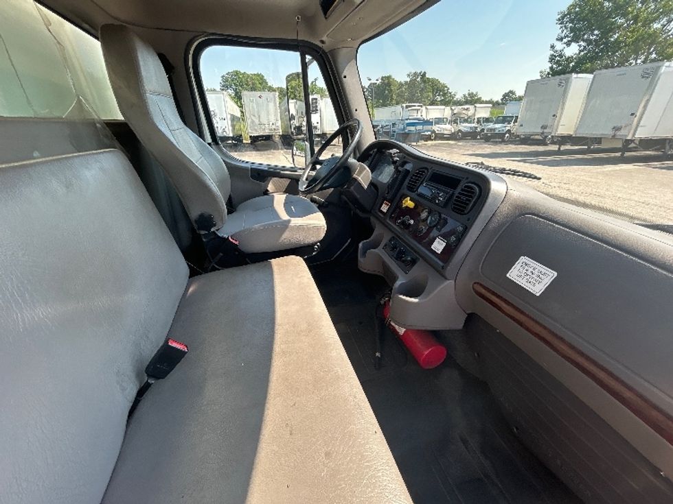 Medium Duty Box Truck-Light and Medium Duty Trucks-Freightliner-2019-M2-Middlefield-OH-144,367\n\t\tmiles-$ 56,500 - Image 22