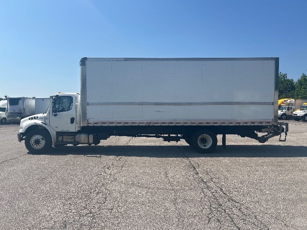 Medium Duty Box Truck-Light and Medium Duty Trucks-Freightliner-2019-M2-Middlefield-OH-144,367\n\t\tmiles-$ 56,500 - Image 4