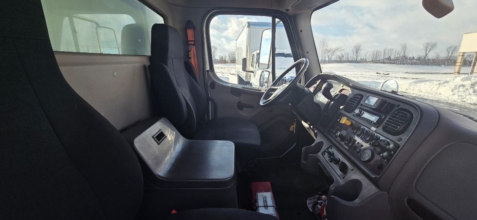 Medium Duty Box Truck-Light and Medium Duty Trucks-Freightliner-2019-M2-Middlefield-OH-157,944\n\t\tmiles-$ 38,250 - Image 21