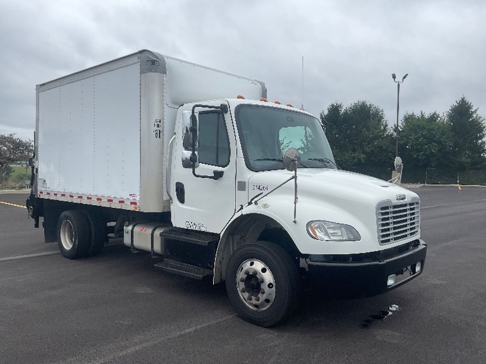 Medium Duty Box Truck-Light and Medium Duty Trucks-Freightliner-2019-M2-Middlefield-OH-165,331\n\t\tmiles-$ 36,250 - Image 1