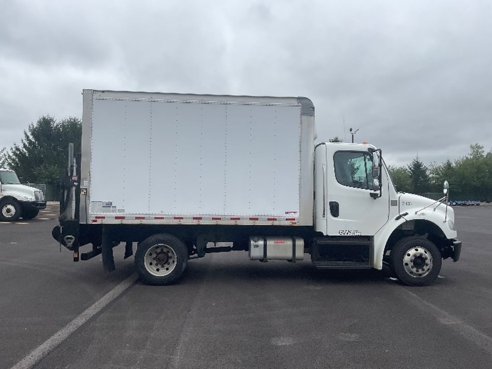 Medium Duty Box Truck-Light and Medium Duty Trucks-Freightliner-2019-M2-Middlefield-OH-165,331\n\t\tmiles-$ 36,250 - Image 15