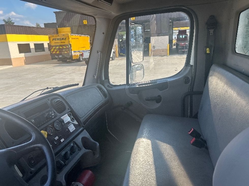 Medium Duty Box Truck-Light and Medium Duty Trucks-Freightliner-2019-M2-Middlefield-OH-166,805\n\t\tmiles-$ 52,750 - Image 19