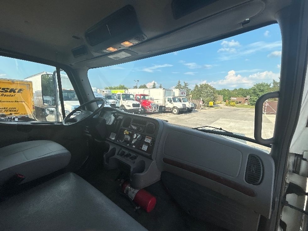 Medium Duty Box Truck-Light and Medium Duty Trucks-Freightliner-2019-M2-Middlefield-OH-166,805\n\t\tmiles-$ 52,750 - Image 21