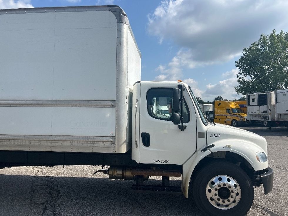 Medium Duty Box Truck-Light and Medium Duty Trucks-Freightliner-2019-M2-Middlefield-OH-166,805\n\t\tmiles-$ 52,750 - Image 25