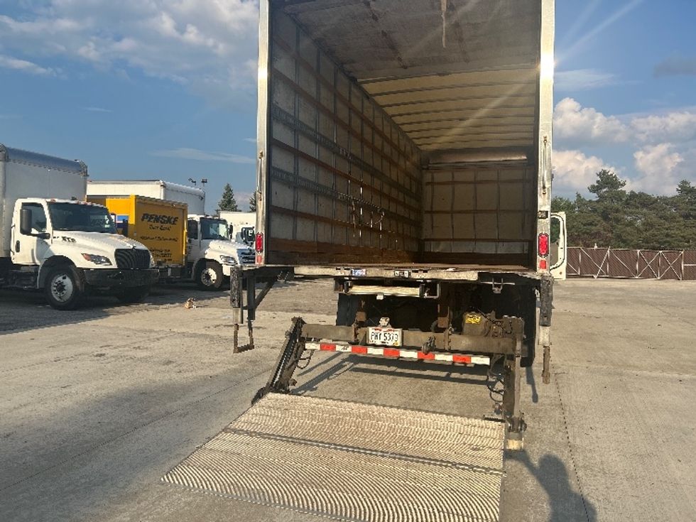 Medium Duty Box Truck-Light and Medium Duty Trucks-Freightliner-2019-M2-Middlefield-OH-166,805\n\t\tmiles-$ 52,750 - Image 9