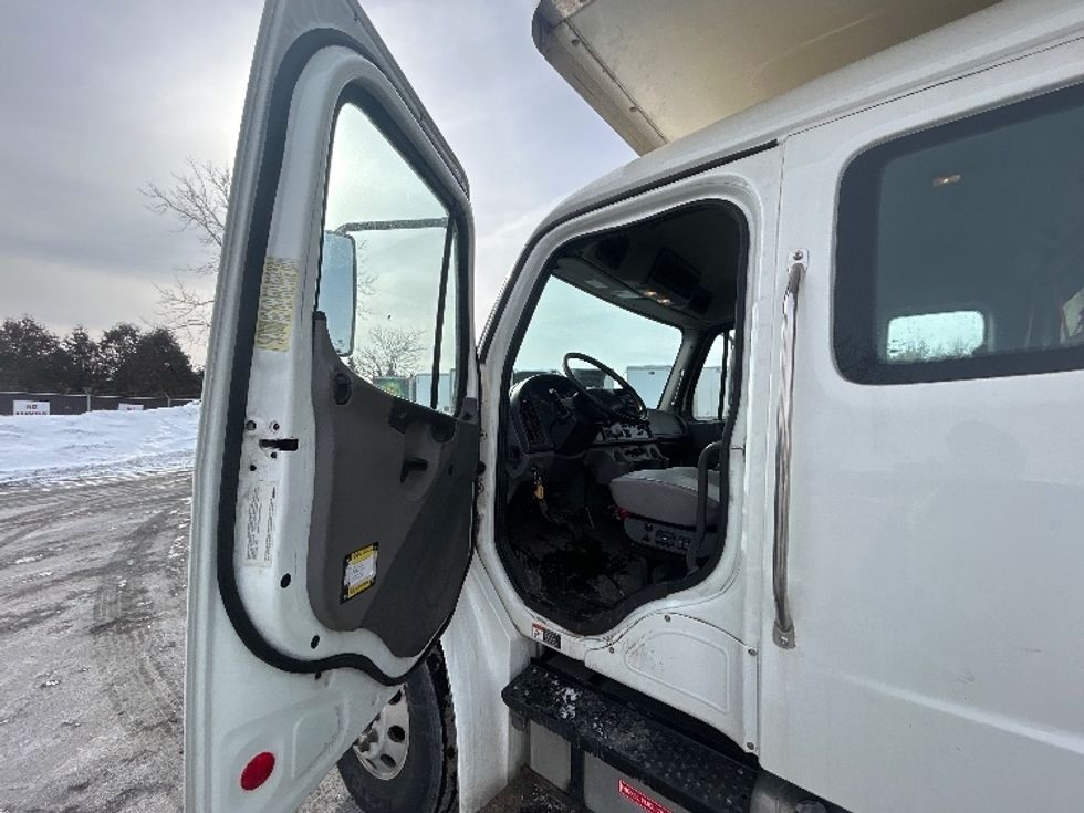 Medium Duty Box Truck-Light and Medium Duty Trucks-Freightliner-2019-M2-Middlefield-OH-171,973\n\t\tmiles-$ 58,500 - Image 16