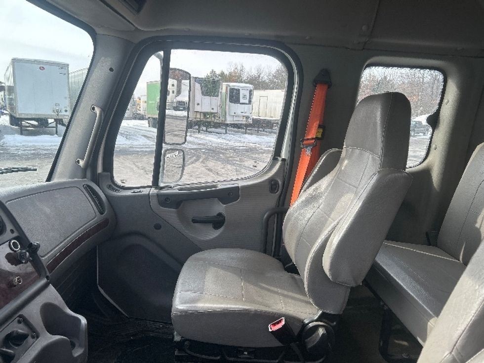 Medium Duty Box Truck-Light and Medium Duty Trucks-Freightliner-2019-M2-Middlefield-OH-171,973\n\t\tmiles-$ 58,500 - Image 19