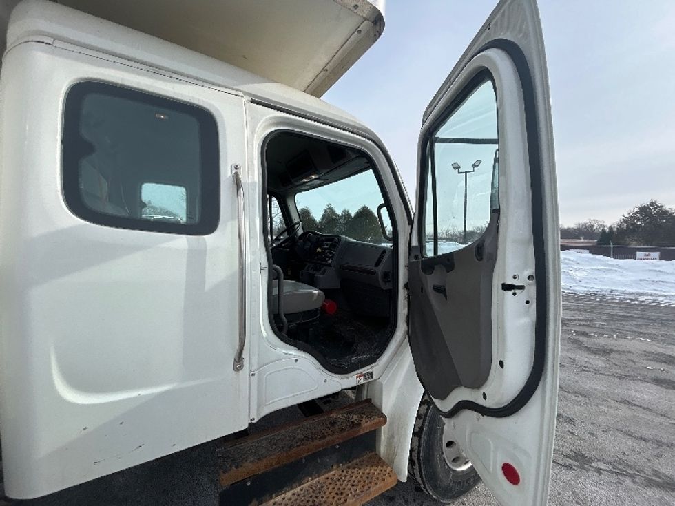 Medium Duty Box Truck-Light and Medium Duty Trucks-Freightliner-2019-M2-Middlefield-OH-171,973\n\t\tmiles-$ 58,500 - Image 20