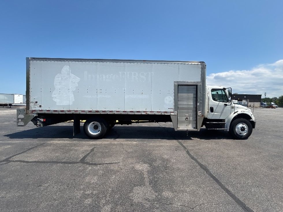 Medium Duty Box Truck-Light and Medium Duty Trucks-Freightliner-2019-M2-Middlefield-OH-257,999\n\t\tmiles-$ 44,000 - Image 15