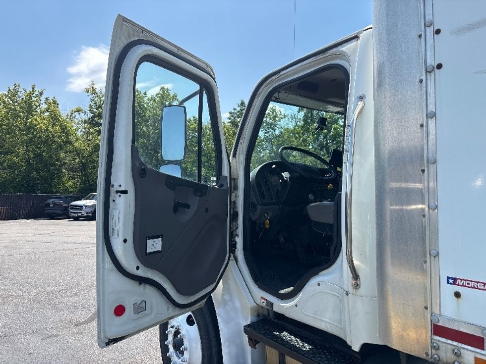Medium Duty Box Truck-Light and Medium Duty Trucks-Freightliner-2019-M2-Middlefield-OH-257,999\n\t\tmiles-$ 44,000 - Image 16