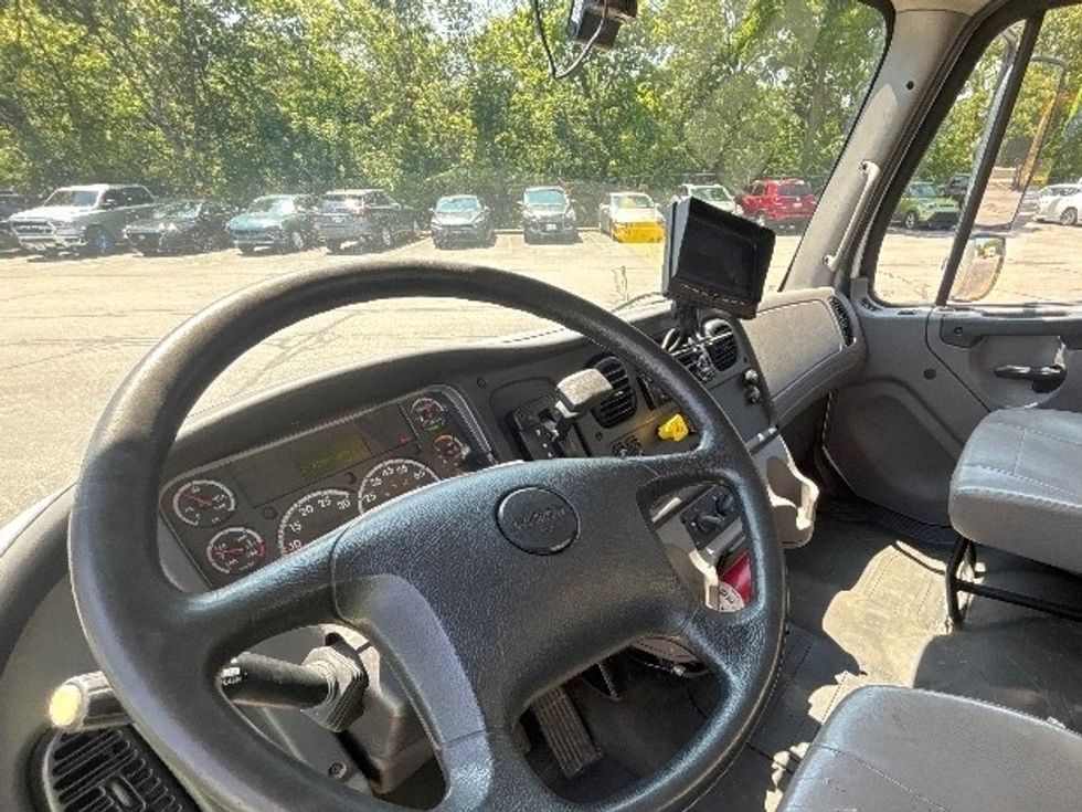 Medium Duty Box Truck-Light and Medium Duty Trucks-Freightliner-2019-M2-Middlefield-OH-257,999\n\t\tmiles-$ 44,000 - Image 17