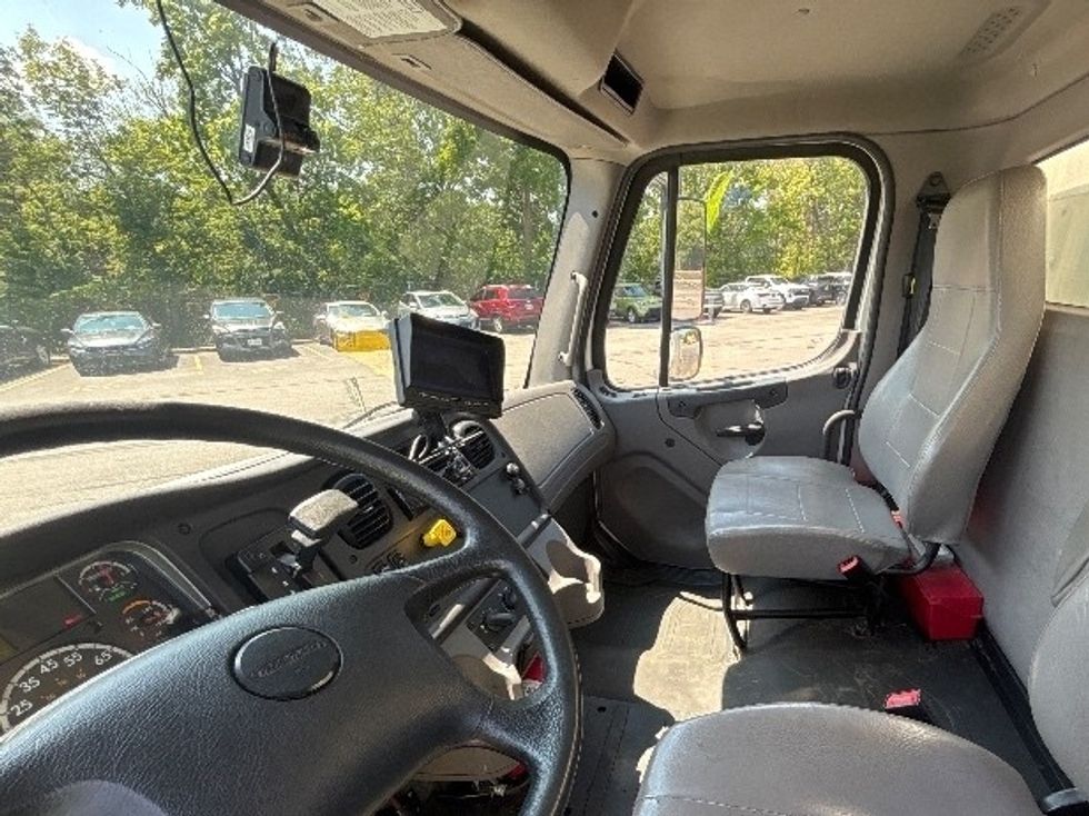 Medium Duty Box Truck-Light and Medium Duty Trucks-Freightliner-2019-M2-Middlefield-OH-257,999\n\t\tmiles-$ 44,000 - Image 19
