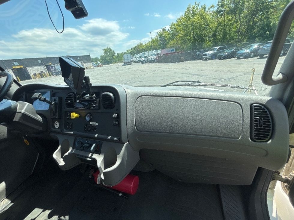 Medium Duty Box Truck-Light and Medium Duty Trucks-Freightliner-2019-M2-Middlefield-OH-257,999\n\t\tmiles-$ 44,000 - Image 21