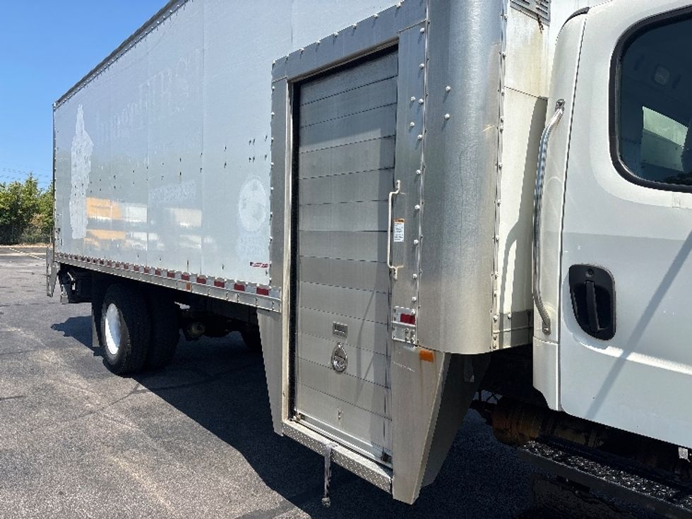 Medium Duty Box Truck-Light and Medium Duty Trucks-Freightliner-2019-M2-Middlefield-OH-257,999\n\t\tmiles-$ 44,000 - Image 24