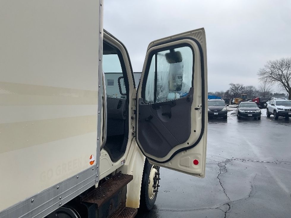 Medium Duty Box Truck-Light and Medium Duty Trucks-Freightliner-2019-M2-Milwaukee-WI-121,036\n\t\tmiles-$ 42,750 - Image 20