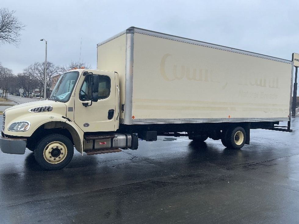 Medium Duty Box Truck-Light and Medium Duty Trucks-Freightliner-2019-M2-Milwaukee-WI-121,036\n\t\tmiles-$ 42,750 - Image 4