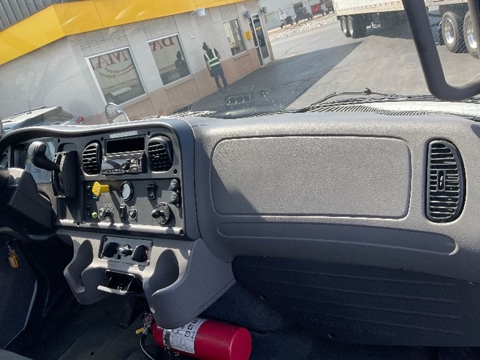 Medium Duty Box Truck-Light and Medium Duty Trucks-Freightliner-2019-M2-Milwaukee-WI-149,910\n\t\tmiles-$ 54,250 - Image 21