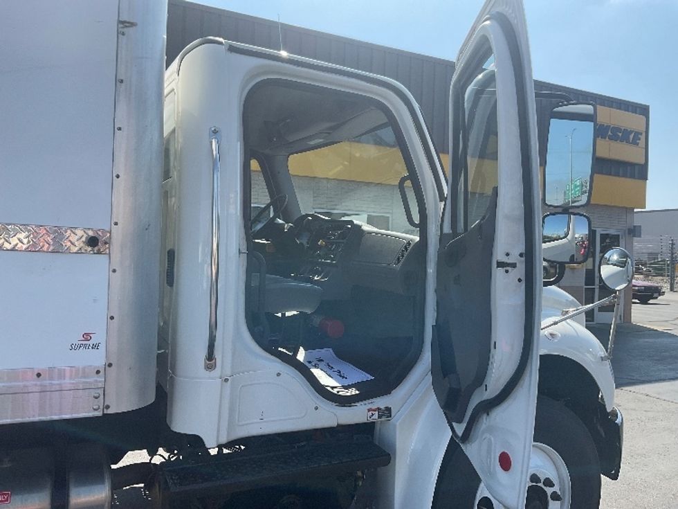 Medium Duty Box Truck-Light and Medium Duty Trucks-Freightliner-2019-M2-Milwaukee-WI-152,458\n\t\tmiles-$ 41,250 - Image 20