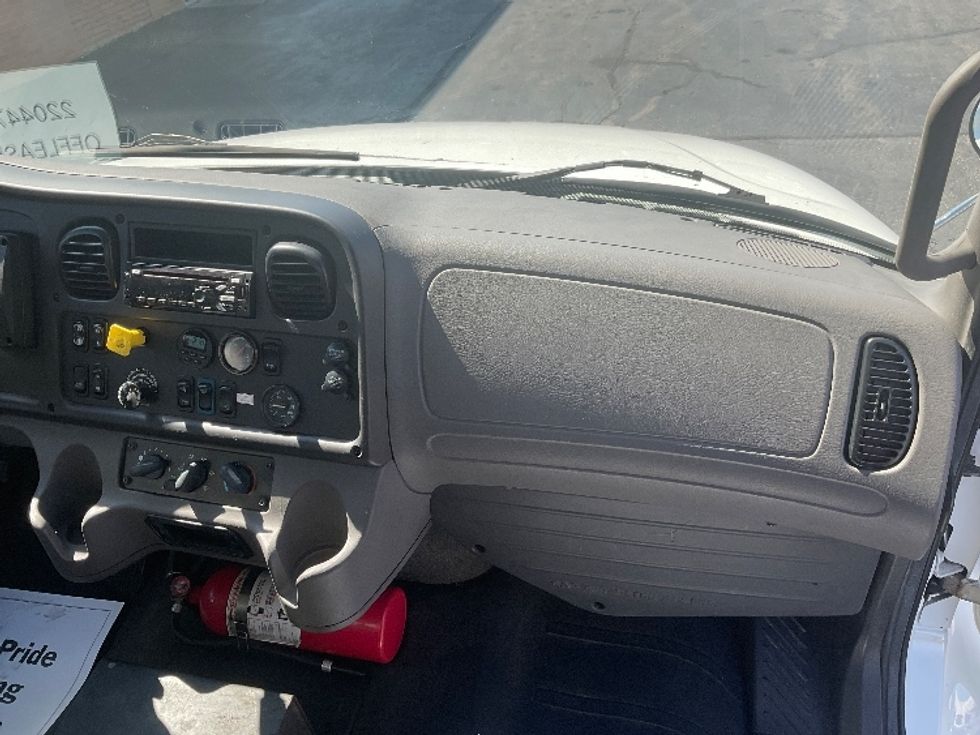 Medium Duty Box Truck-Light and Medium Duty Trucks-Freightliner-2019-M2-Milwaukee-WI-152,458\n\t\tmiles-$ 41,250 - Image 21