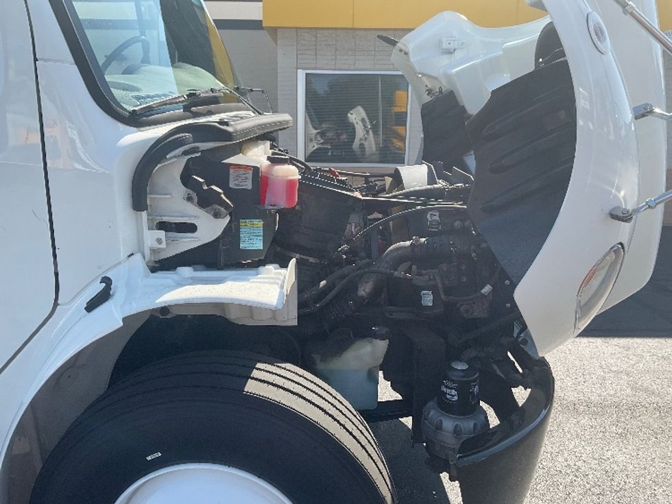 Medium Duty Box Truck-Light and Medium Duty Trucks-Freightliner-2019-M2-Milwaukee-WI-152,458\n\t\tmiles-$ 41,250 - Image 23