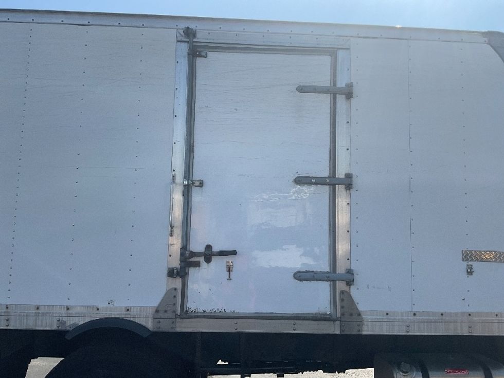 Medium Duty Box Truck-Light and Medium Duty Trucks-Freightliner-2019-M2-Milwaukee-WI-152,458\n\t\tmiles-$ 41,250 - Image 25