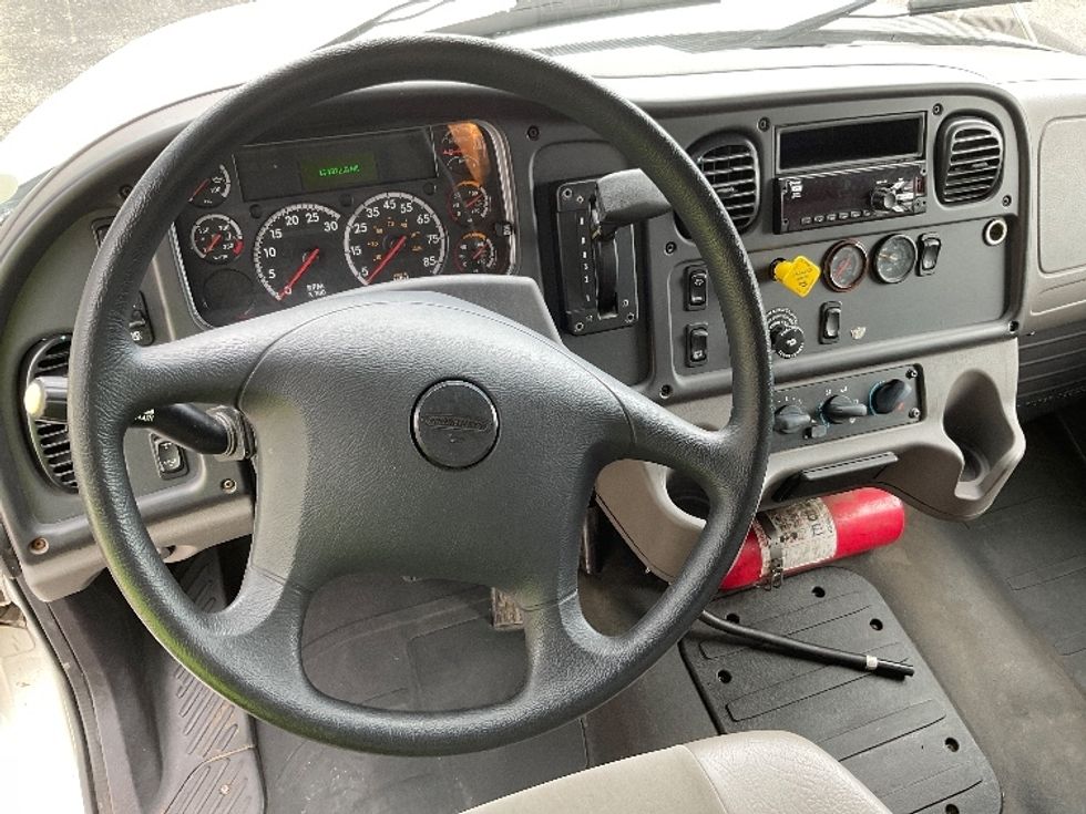 Medium Duty Box Truck-Light and Medium Duty Trucks-Freightliner-2019-M2-Milwaukee-WI-194,372\n\t\tmiles-$ 47,750 - Image 18