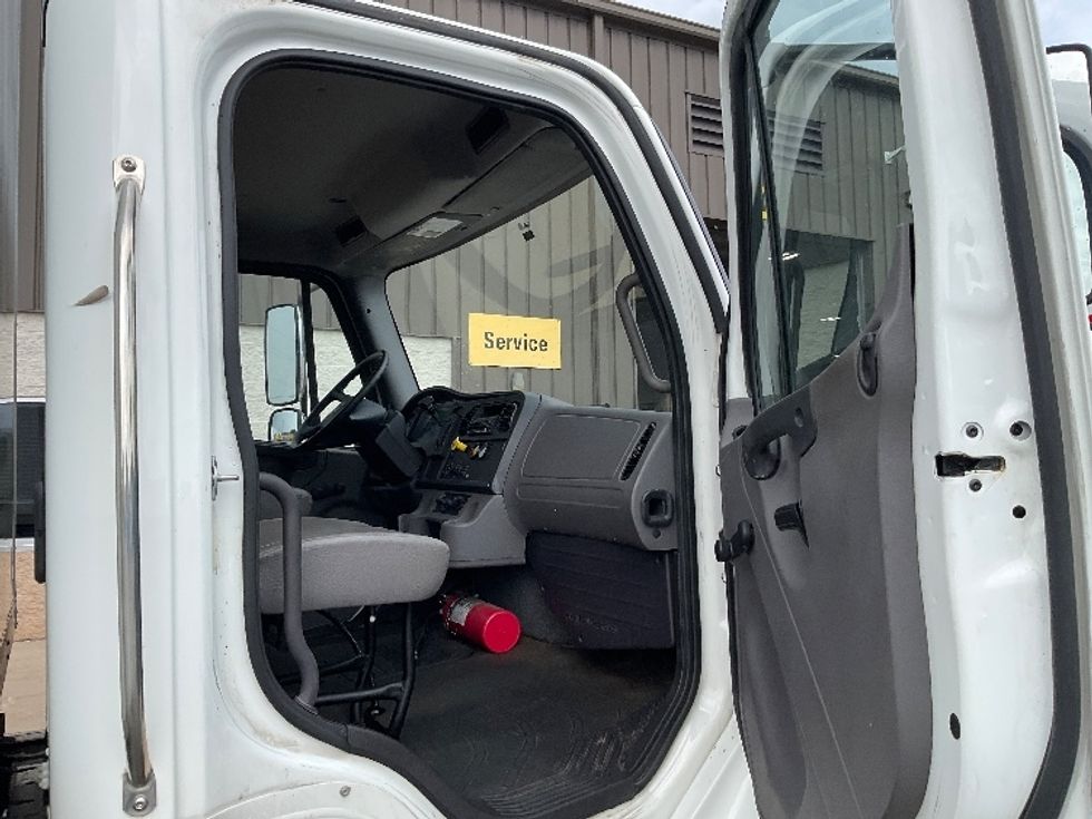 Medium Duty Box Truck-Light and Medium Duty Trucks-Freightliner-2019-M2-Milwaukee-WI-194,372\n\t\tmiles-$ 47,750 - Image 20