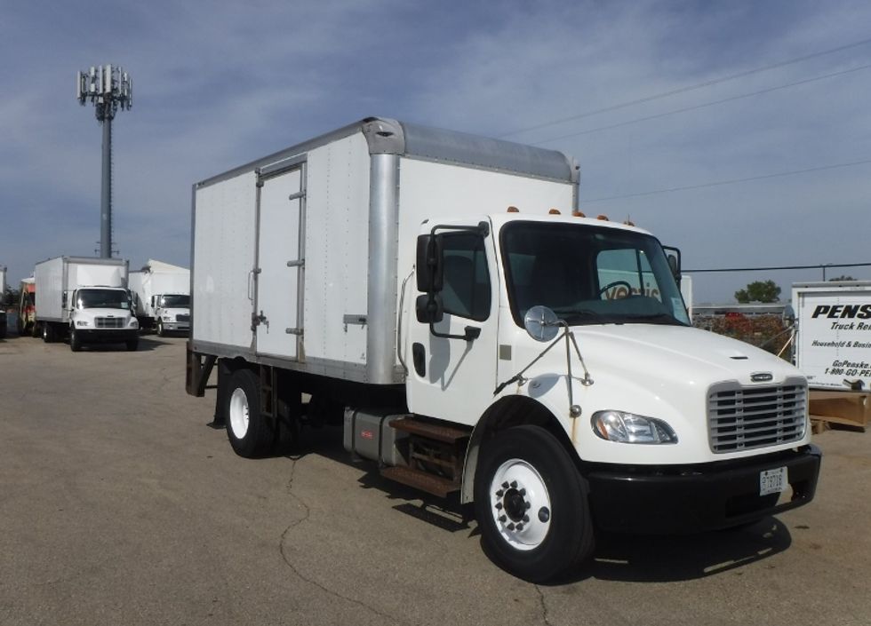 Medium Duty Box Truck-Light and Medium Duty Trucks-Freightliner-2019-M2-Milwaukee-WI-199,600\n\t\tmiles-$ 35,250 - Image 1