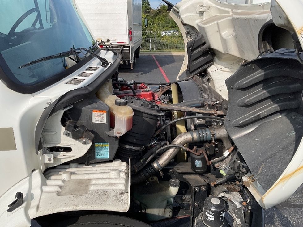 Medium Duty Box Truck-Light and Medium Duty Trucks-Freightliner-2019-M2-Milwaukee-WI-199,600\n\t\tmiles-$ 35,250 - Image 22