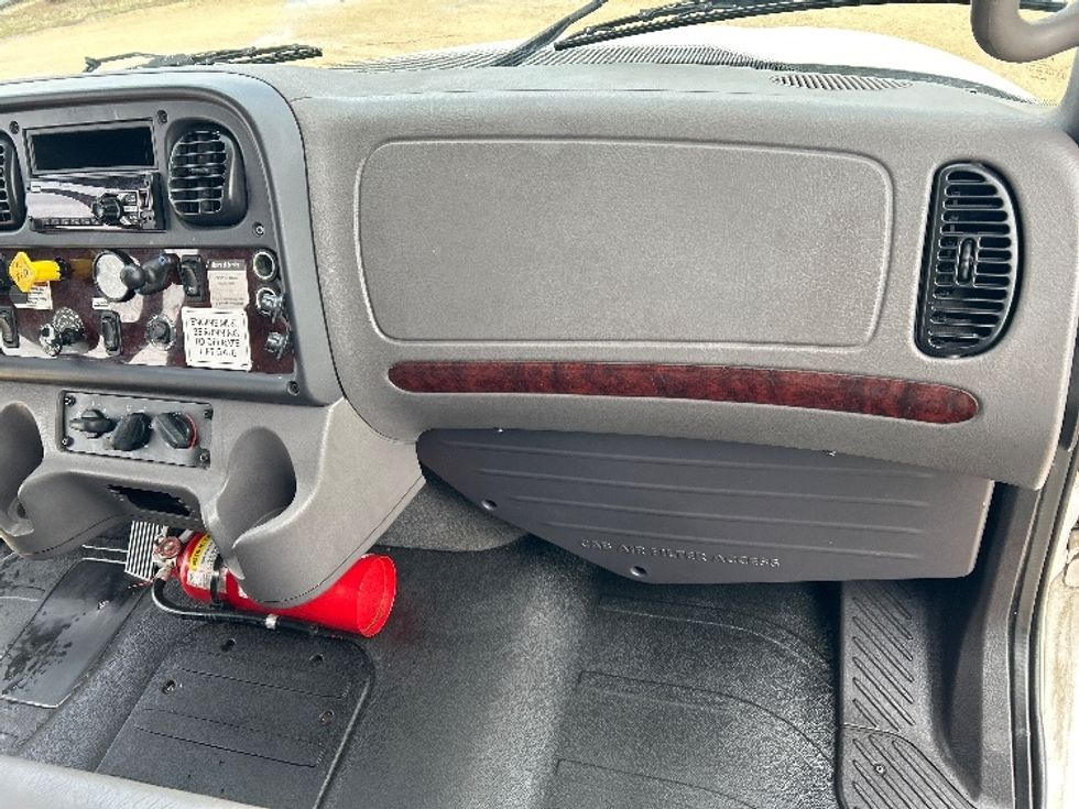 Medium Duty Box Truck-Light and Medium Duty Trucks-Freightliner-2019-M2-Milwaukee-WI-253,850\n\t\tmiles-$ 33,500 - Image 21
